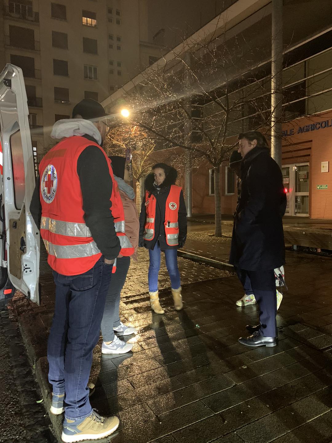 Monsieur Baroin, maire de Troyes rencontre le Samu social