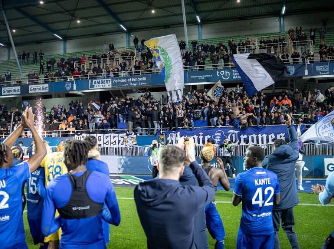 Match ESTAC Grenoble